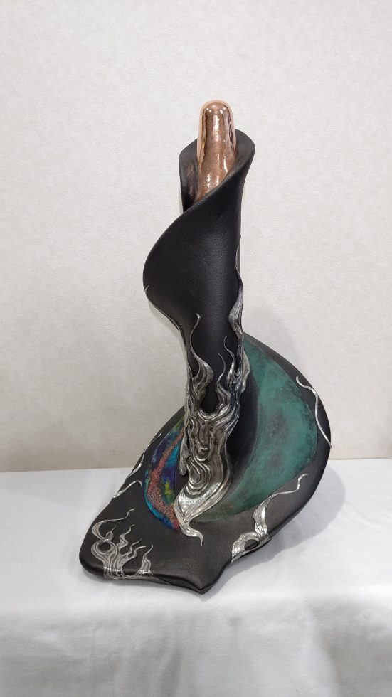 校友会会員の中村綾也さんが 今年も日展に入選されました！